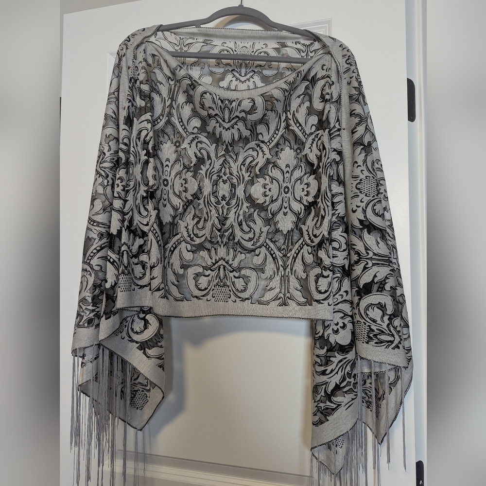 Elegant Black and Gray Patterned Women's Sweater